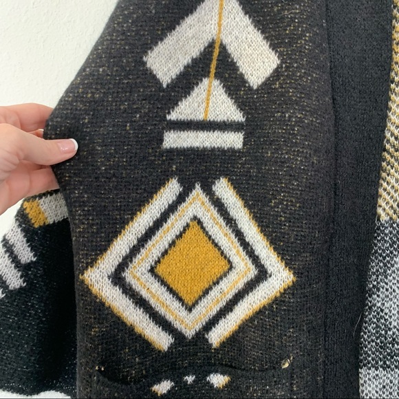 NWOT Doe and Rae Open Front Oversized Sweater Size Small - Picture 10 of 13